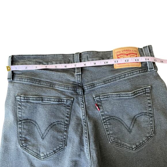 Levi's High Waisted Mom Jean Faded Black High Rise Tapered 31 Basic Staple - Picture 9 of 12